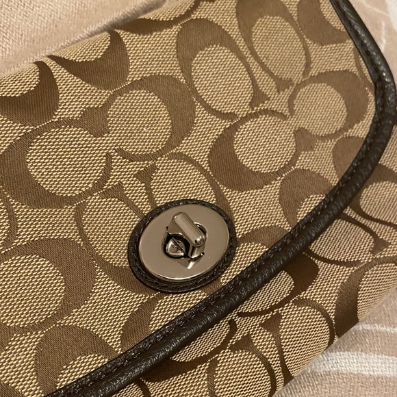 Brown Patterned Wristlet - Picture 3 of 5